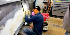 Professional technician at Athenian Body Shop in Chicago Ridge
